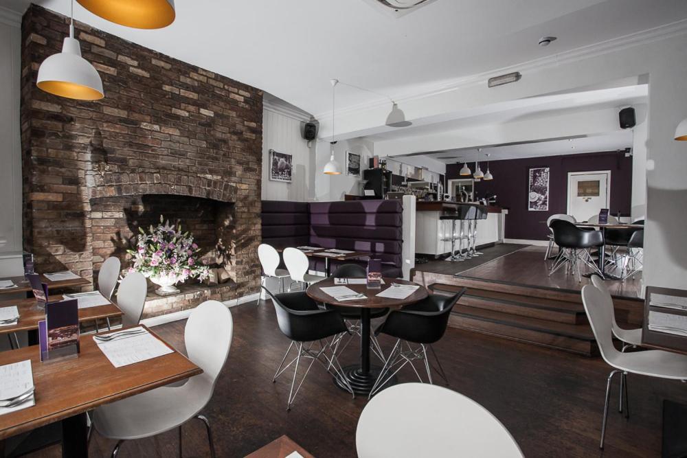 The Crown Rooms Newmarket นิวมาร์เก็ต ภายนอก รูปภาพ